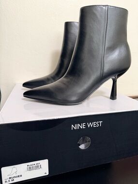 Nine West Black Pointed Toe Mid-Heel Ankle Boots